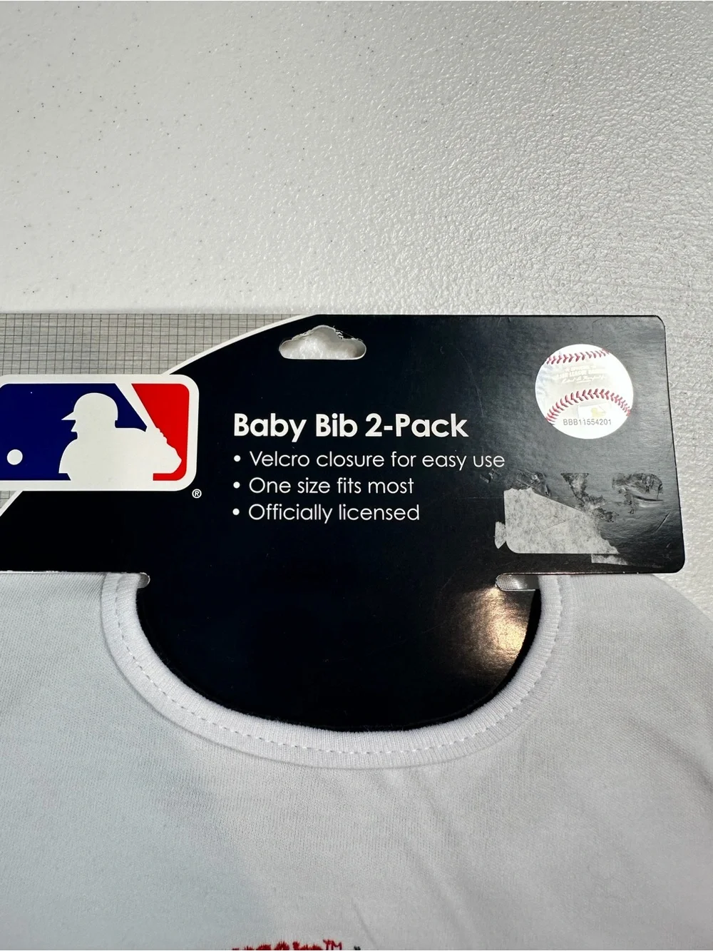 MLB Texas Rangers White Baby Bibs with Red &‎ Blue Logo 2-Pack